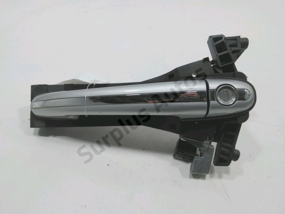 Poignée extérieure avant gauche