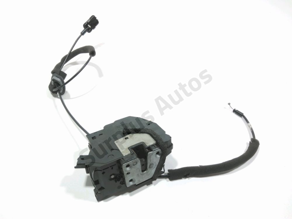 Serrure de porte avant droite