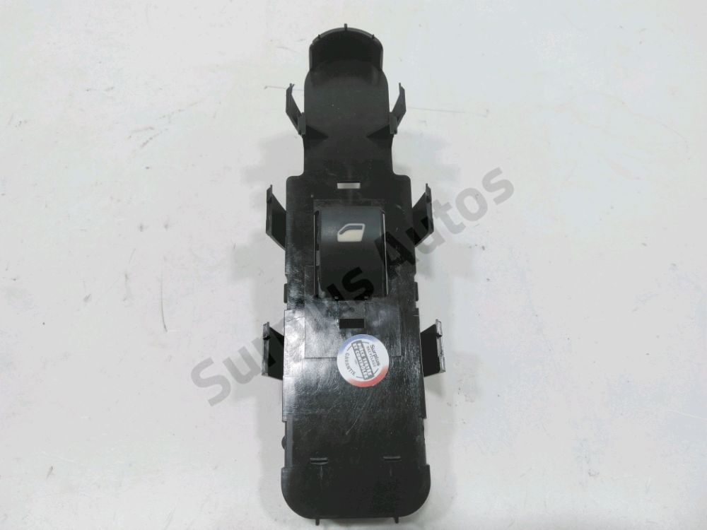 Commande lève-vitre avant droit