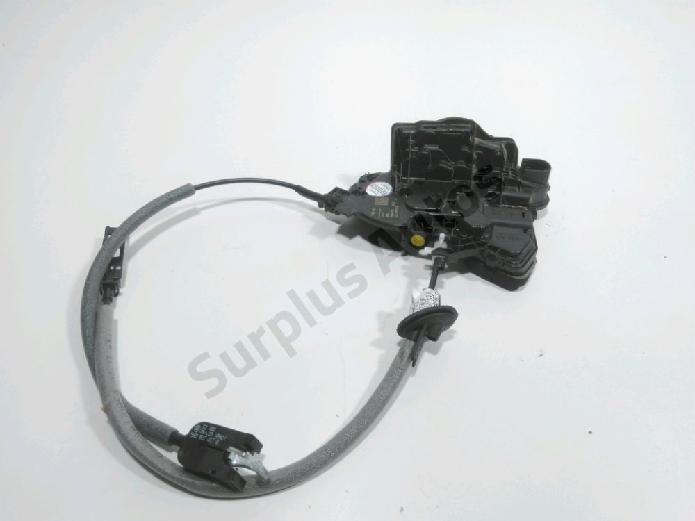 Serrure de porte avant droite