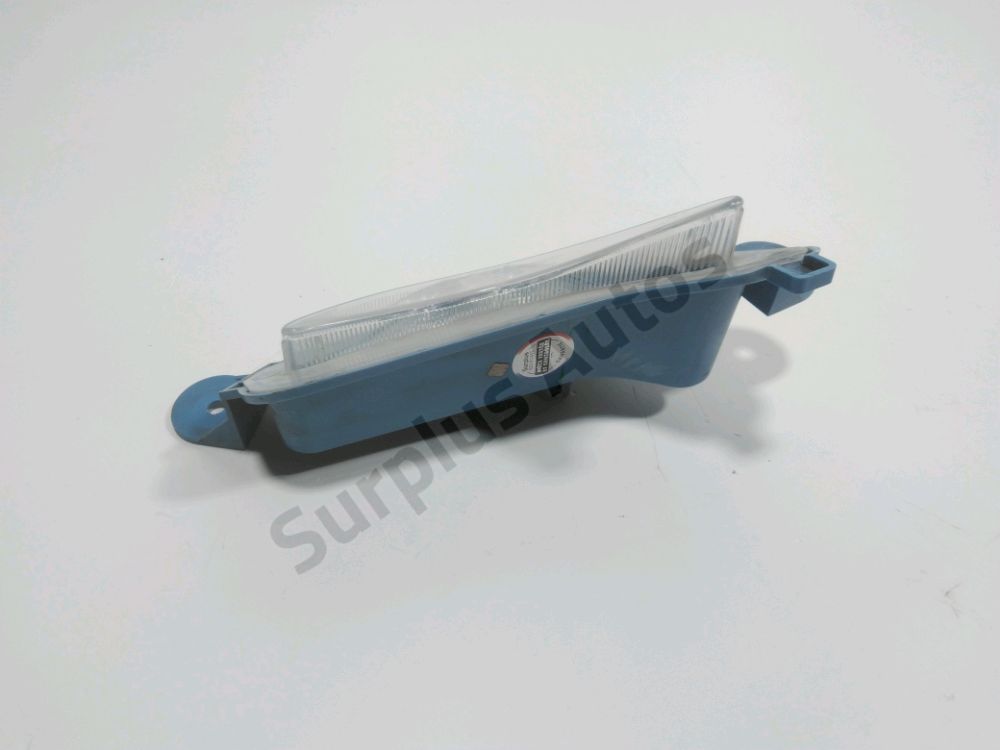 Feu diurne avant droit