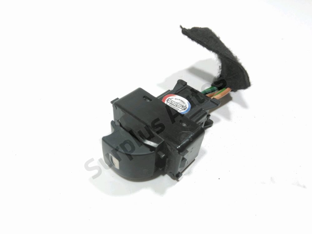 Commande lève-vitre avant droit