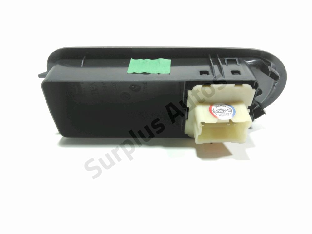 Commande lève-vitre avant gauche