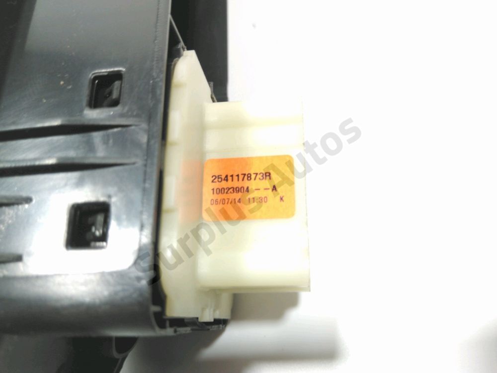 Commande lève-vitre avant gauche