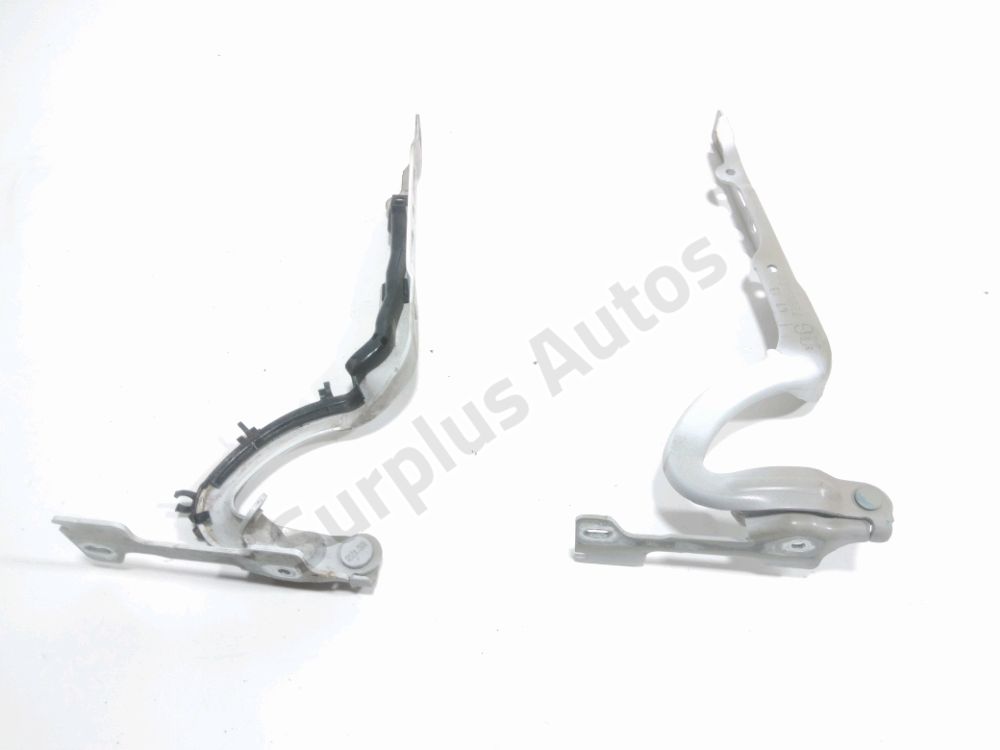 Jeu de charnières de capot