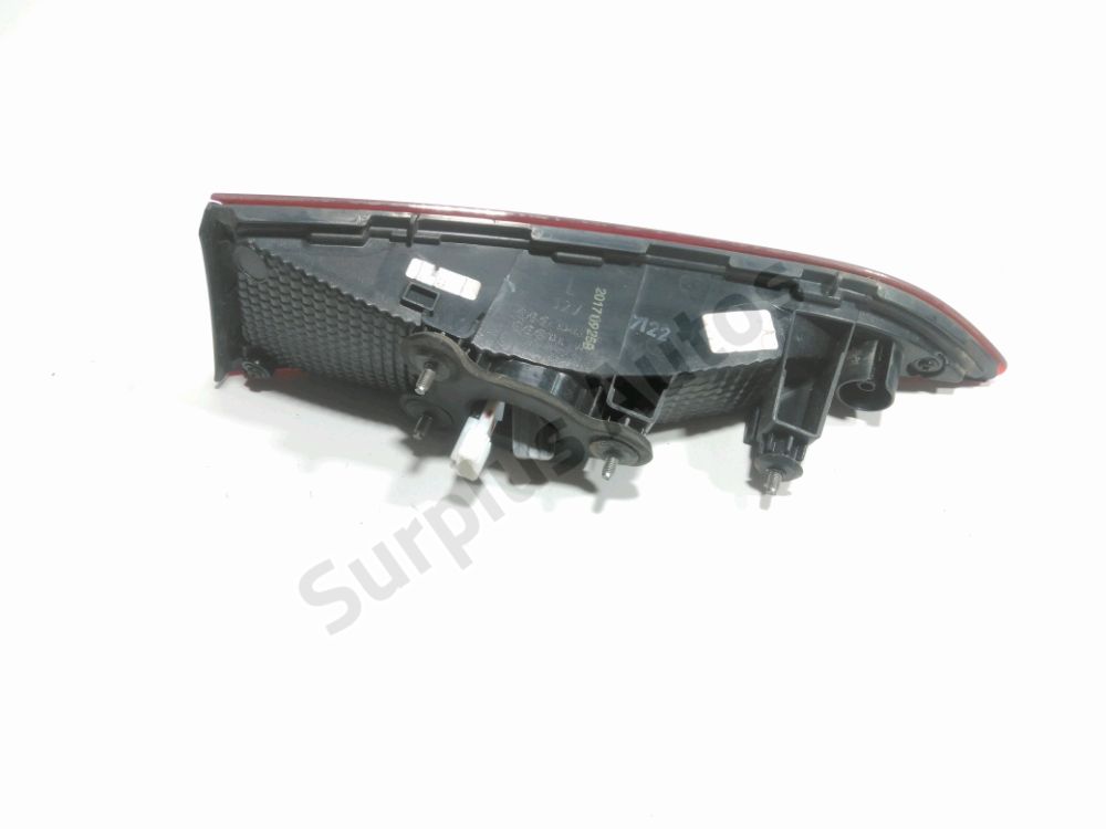 Feu arrière intérieur gauche