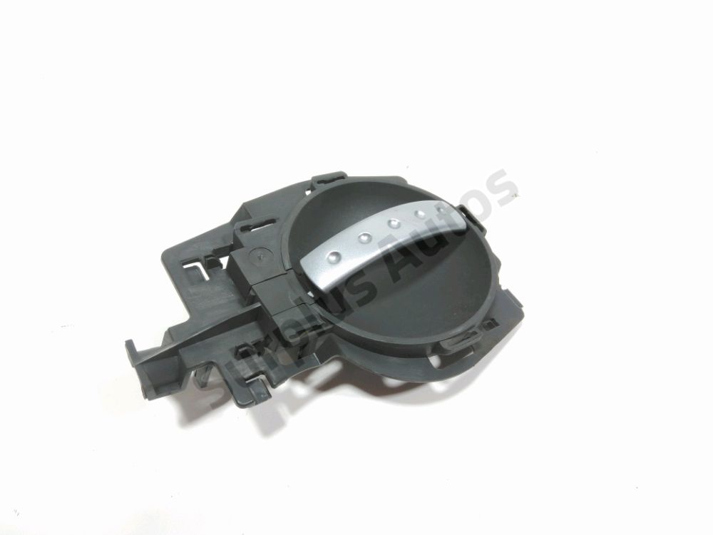 Poignée intérieure porte avant gauche