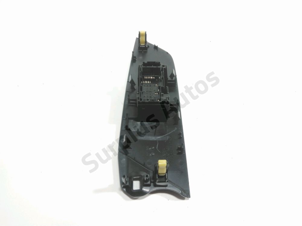 Commande lève-vitre avant droit