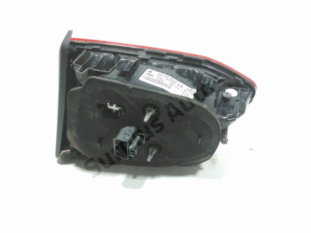 Feu arrière intérieur gauche