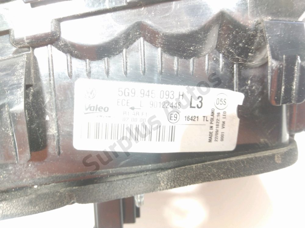 Feu arrière intérieur gauche