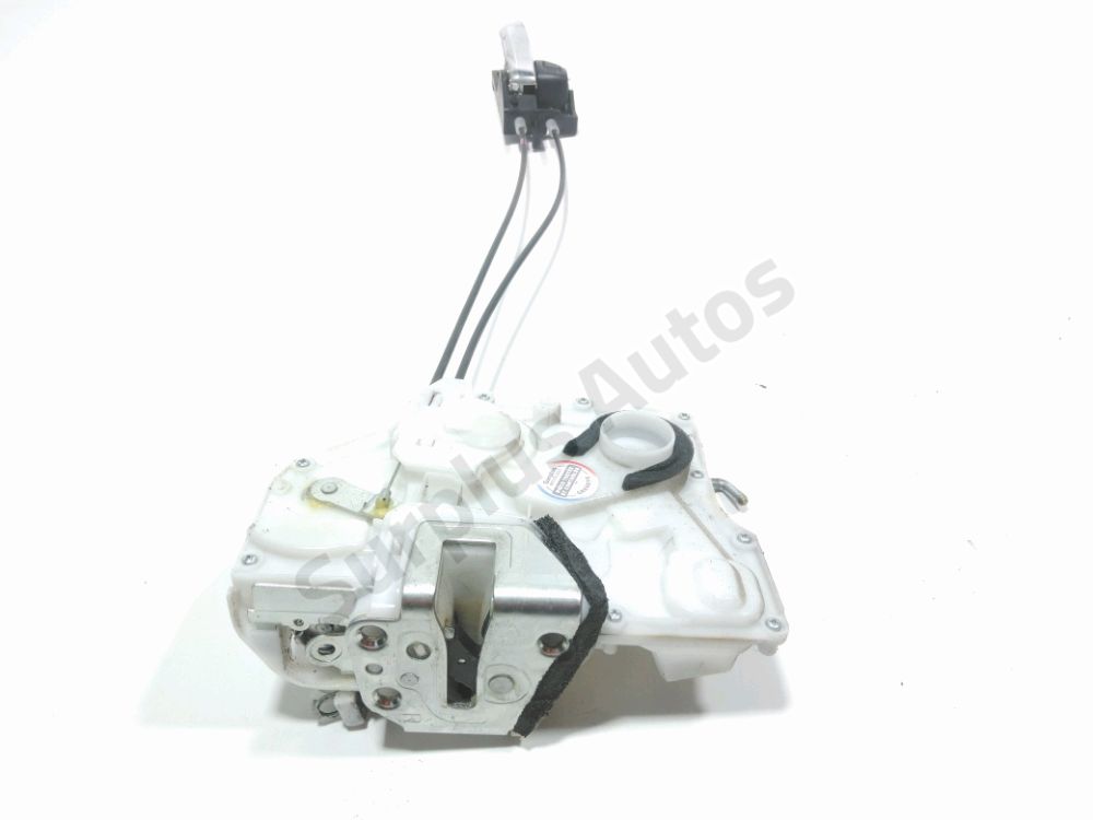 Serrure de porte avant droite