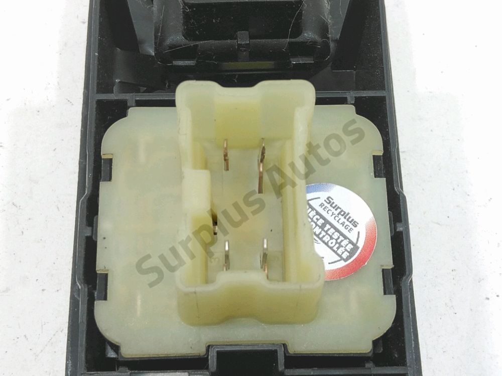 Commande lève-vitre avant gauche