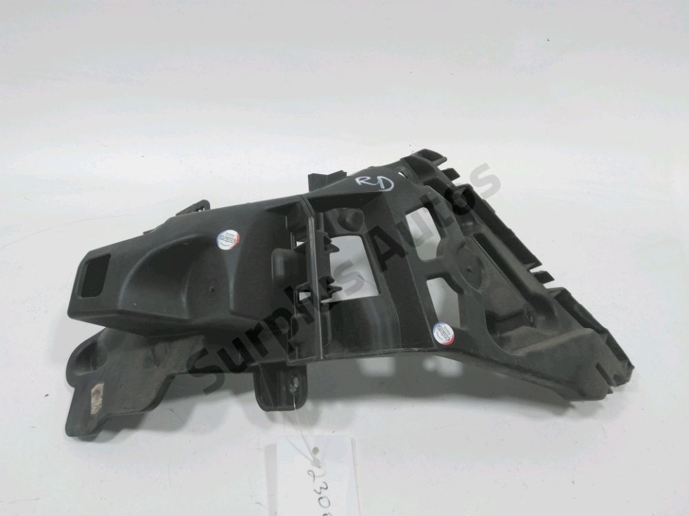 Support droit de pare-choc arrière