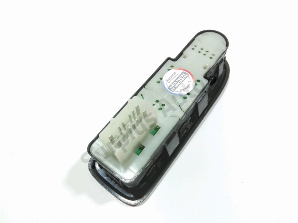 Commande lève-vitre avant gauche