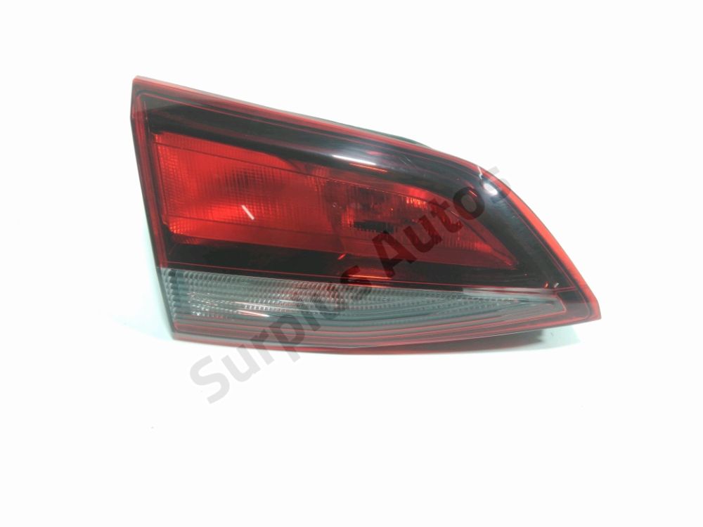 Feu arrière intérieur gauche