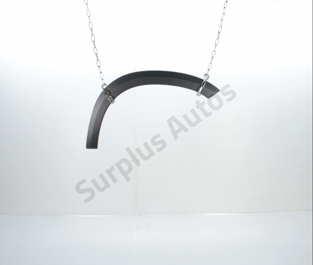 Elargisseur d'aile avant droite