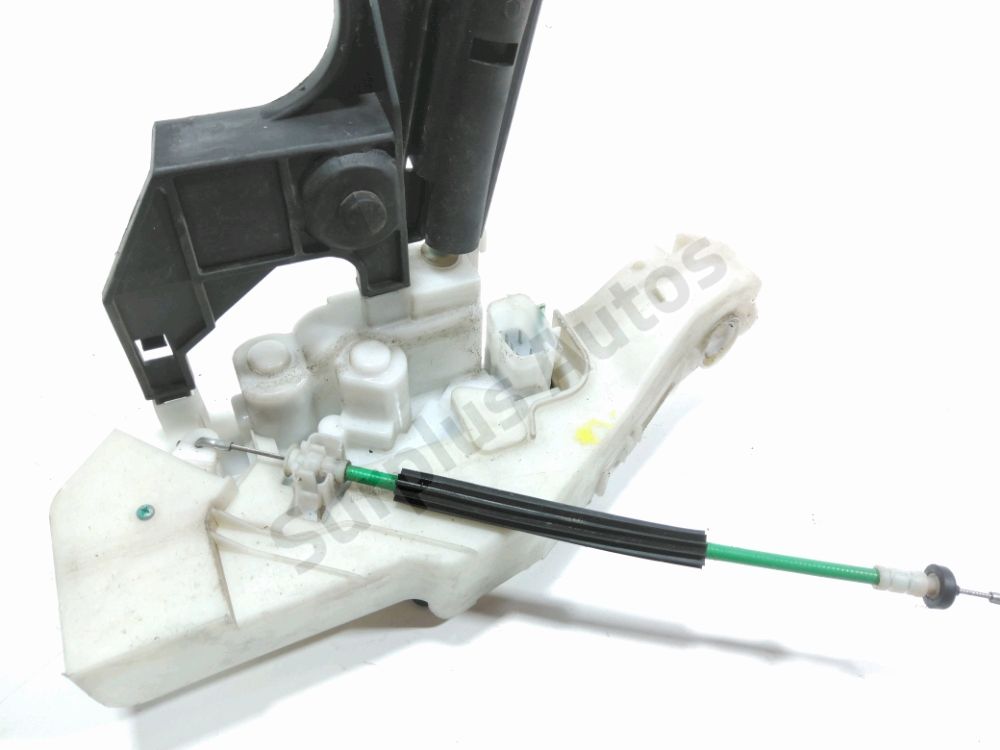 Serrure de porte avant gauche