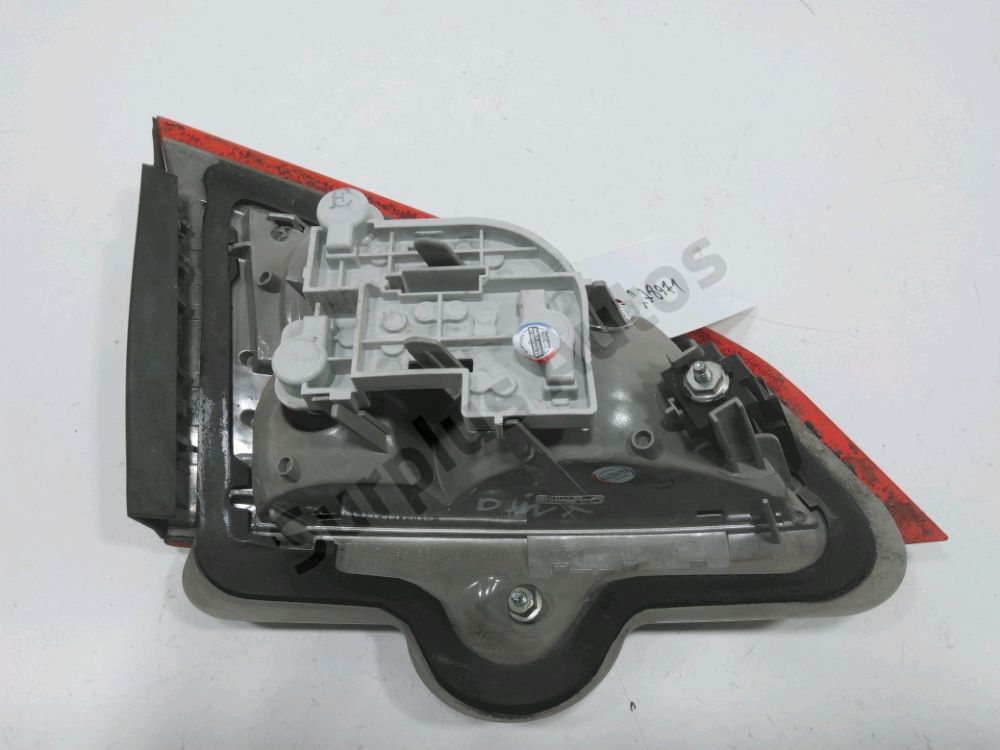 Feu arrière intérieur droit