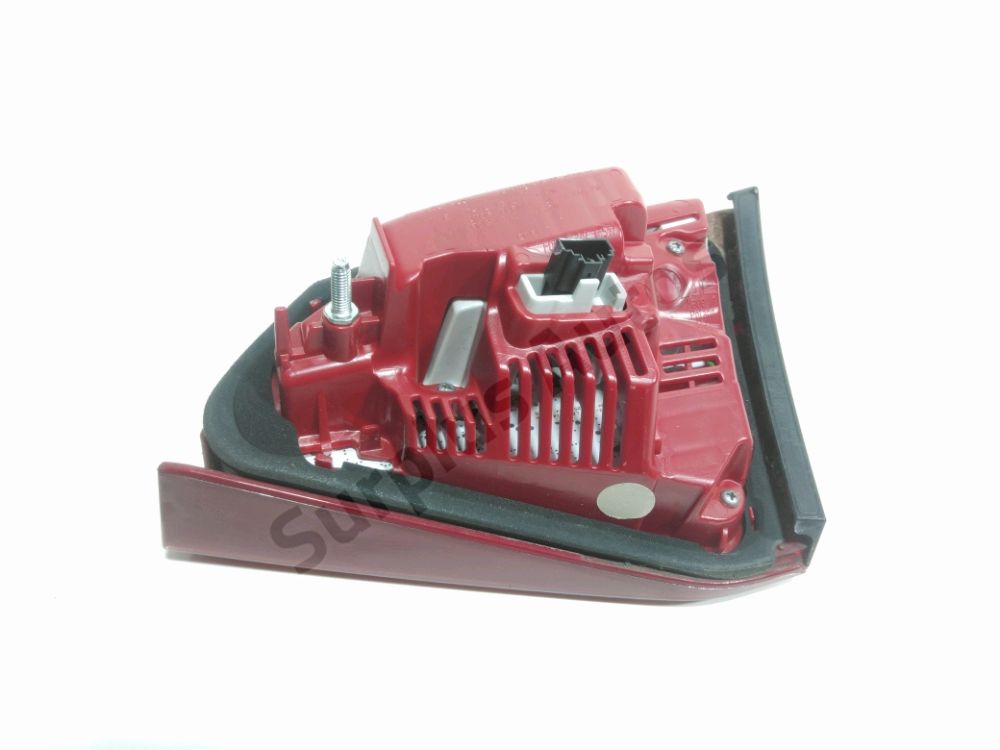 Feu arrière intérieur gauche