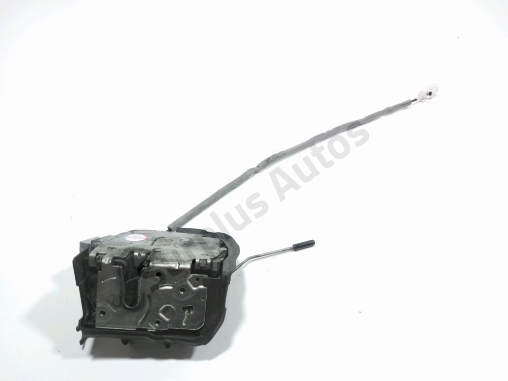 Serrure de porte avant droite