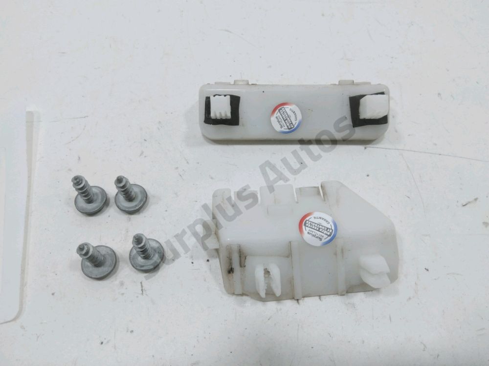 Support gauche de pare-choc arrière