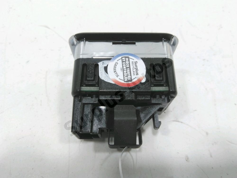 Commande lève-vitre avant droit