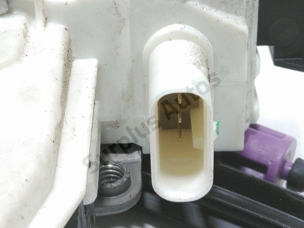 Serrure de porte avant droite