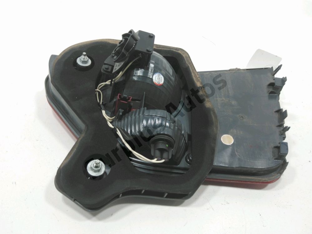 Feu arrière intérieur gauche