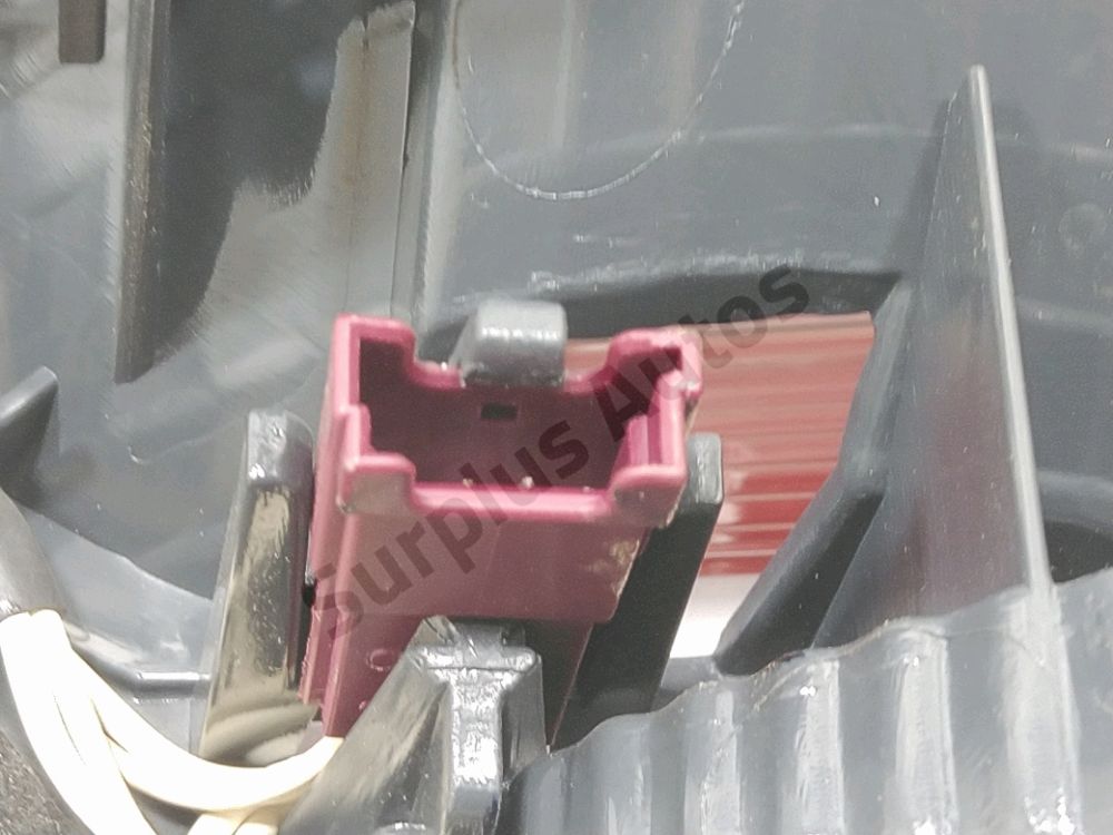 Feu arrière intérieur gauche