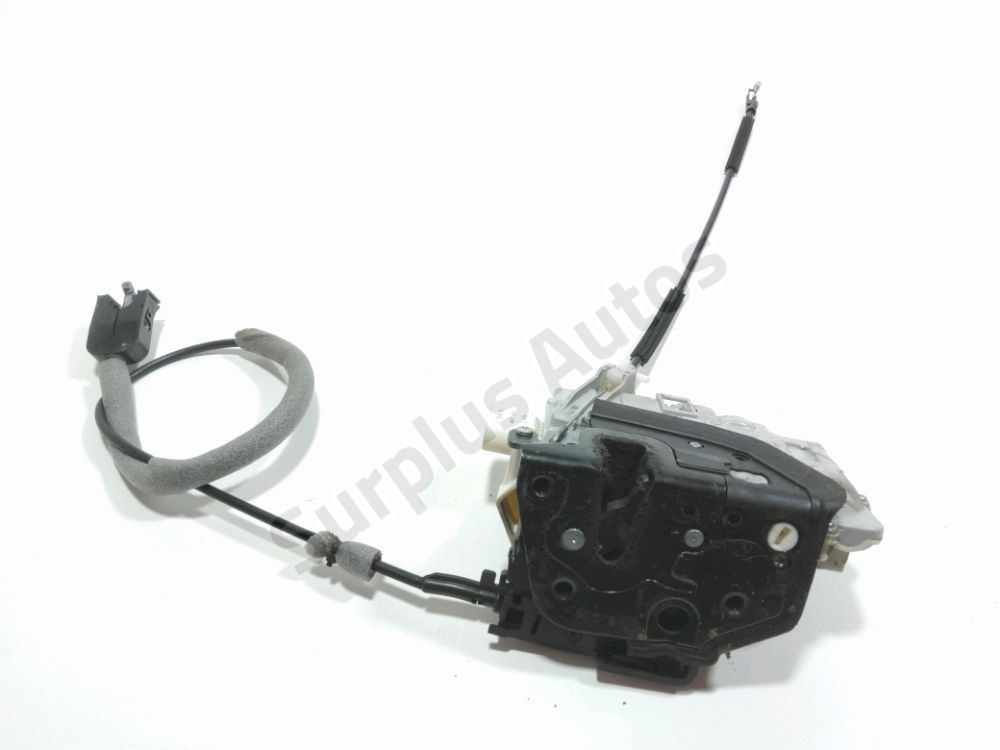 Serrure de porte avant droite