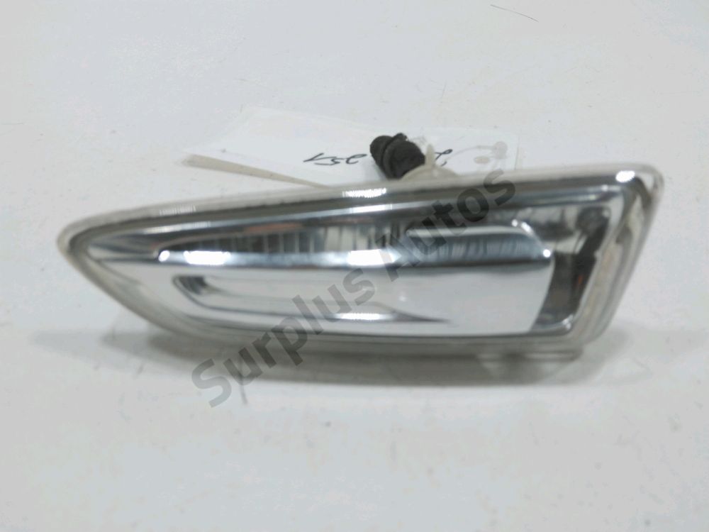 Répétiteur d'aile gauche