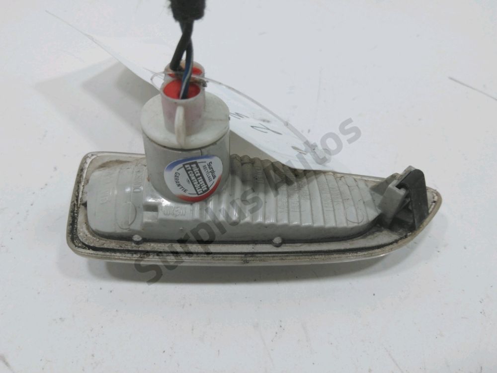 Répétiteur d'aile gauche