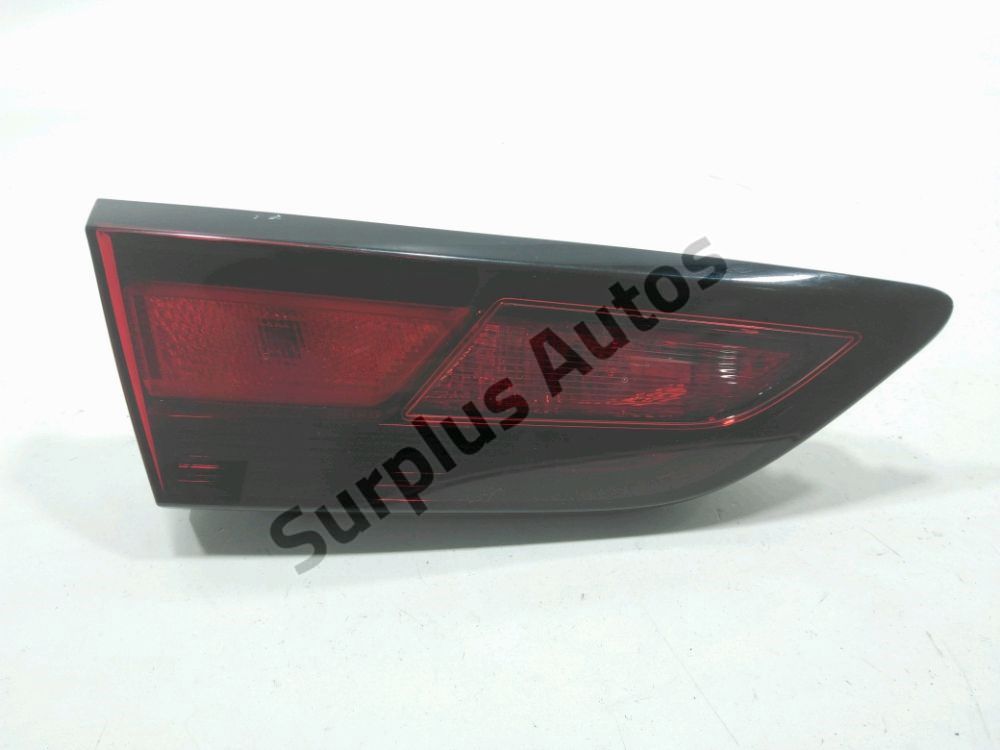 Feu arrière intérieur gauche