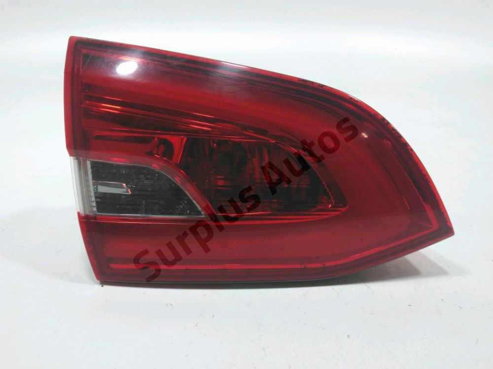 Feu arrière intérieur gauche