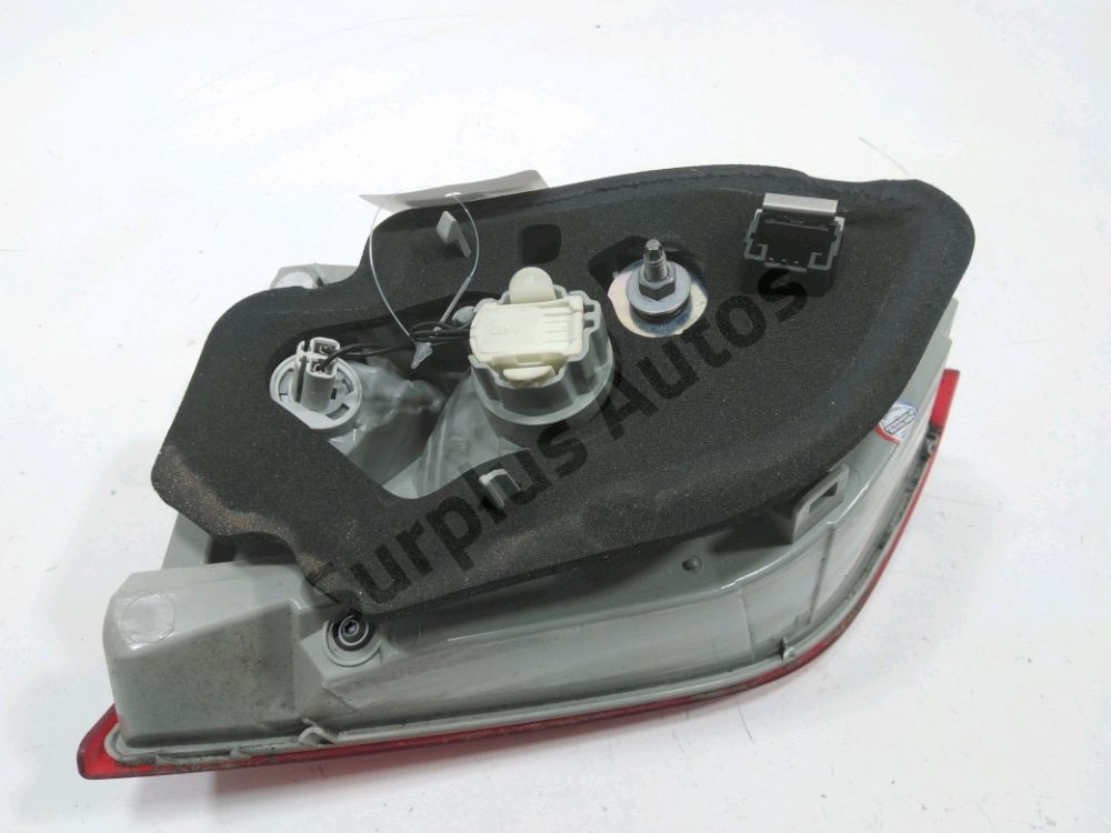 Feu arrière intérieur gauche