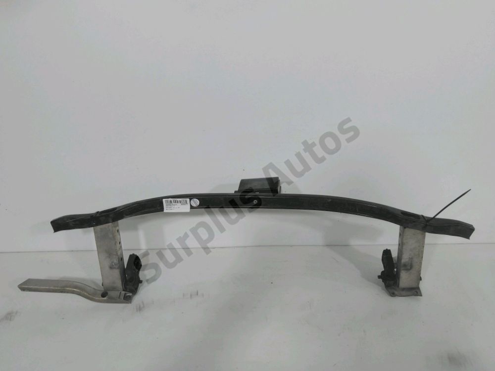 Traverse inférieure armature avant