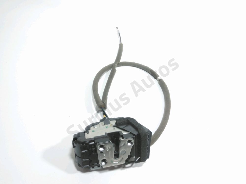 Serrure de porte avant droite