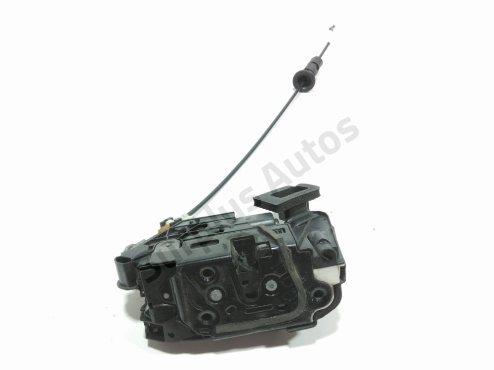 Serrure de porte avant droite