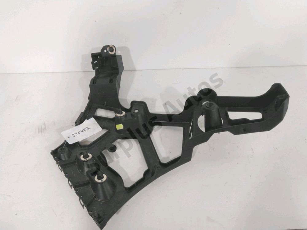 Support droit de pare-choc arrière