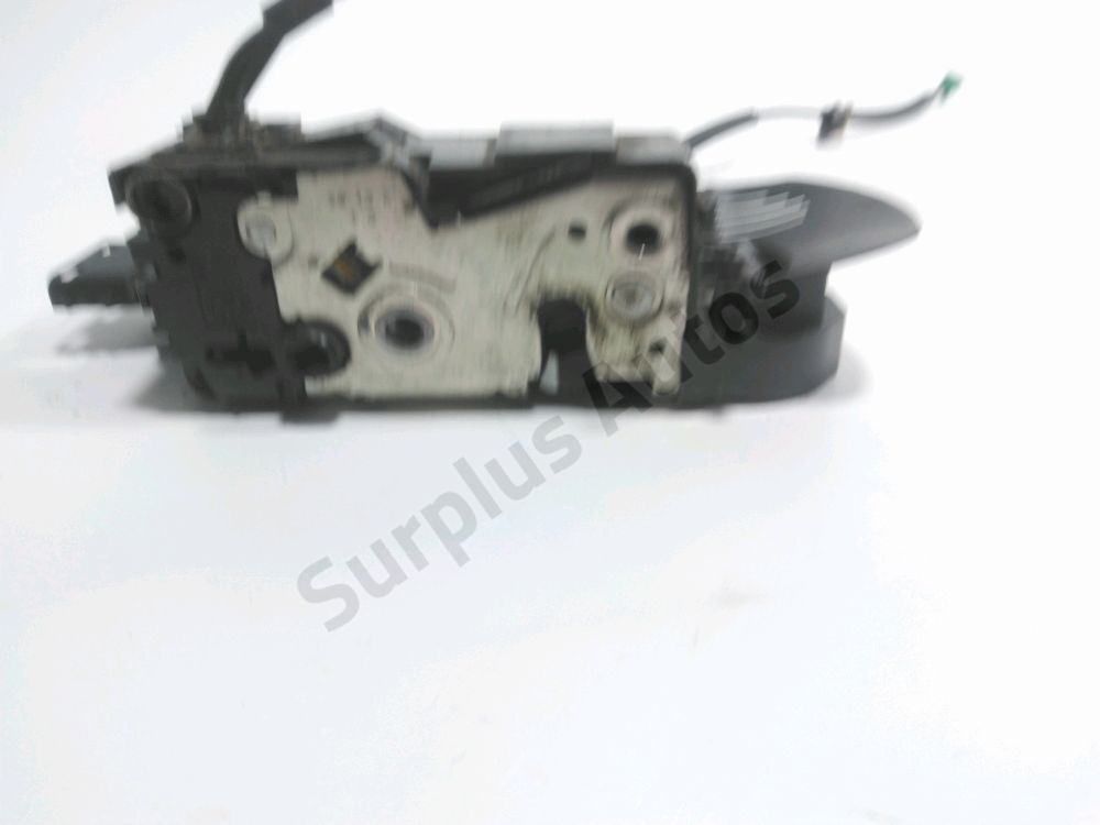 Serrure de porte avant gauche