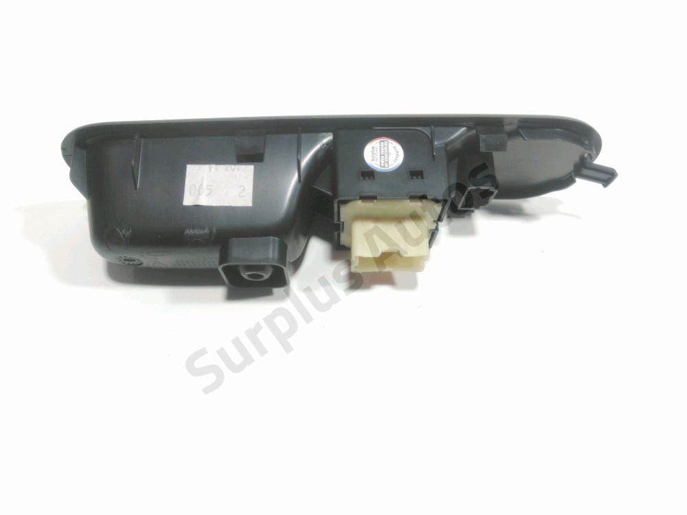 Commande lève-vitre avant droit