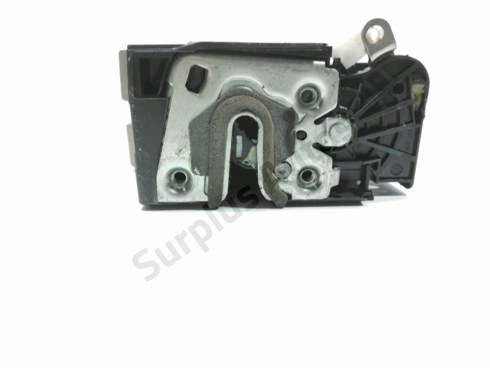 Serrure de porte avant droite