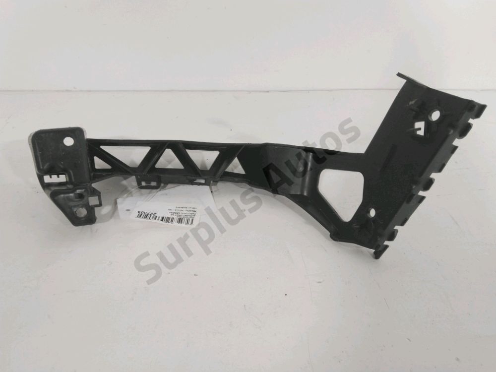 Support droit de pare-choc arrière