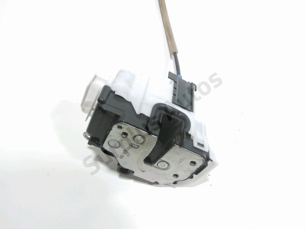 Serrure de porte avant droite