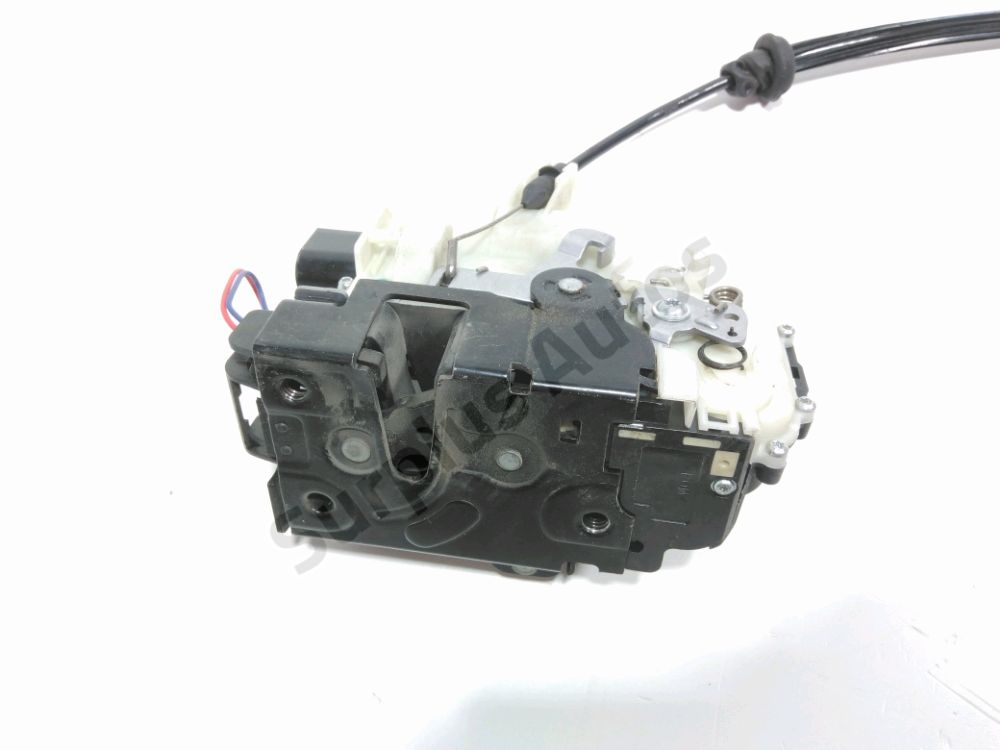 Serrure de porte avant droite