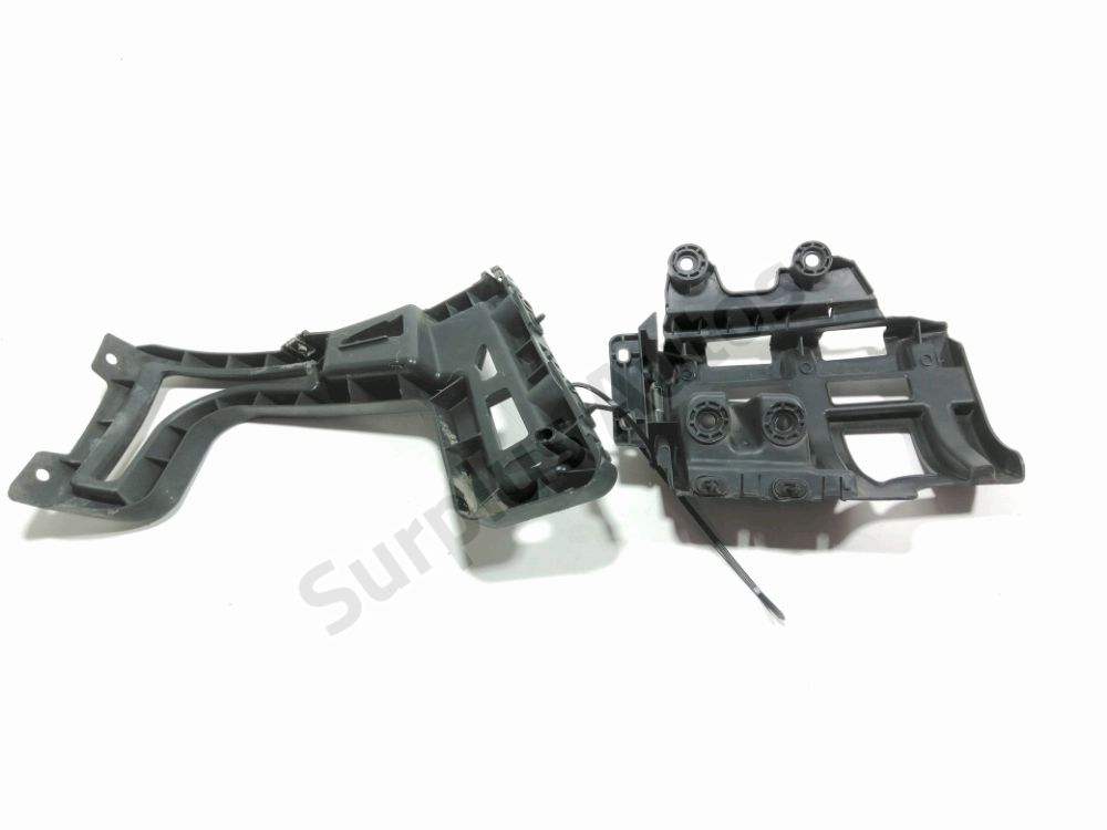 Support droit de pare-choc arrière