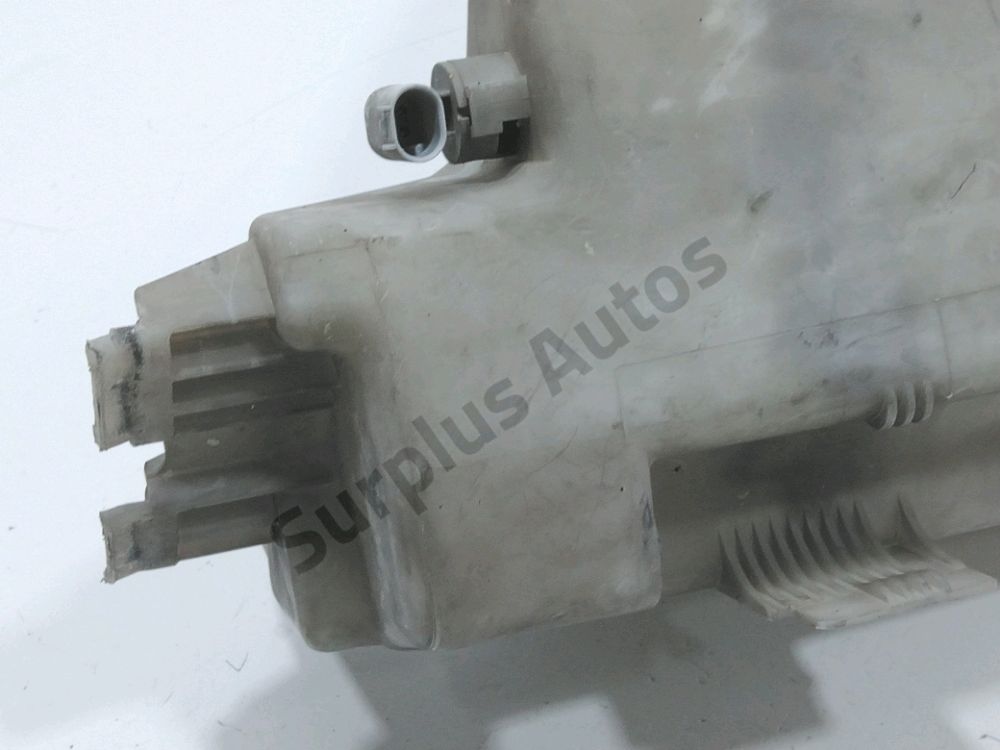 Réservoir de lave glace avant