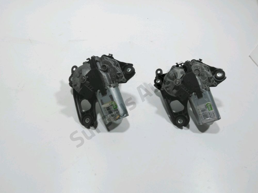 Moteur d'essuie glace arrière