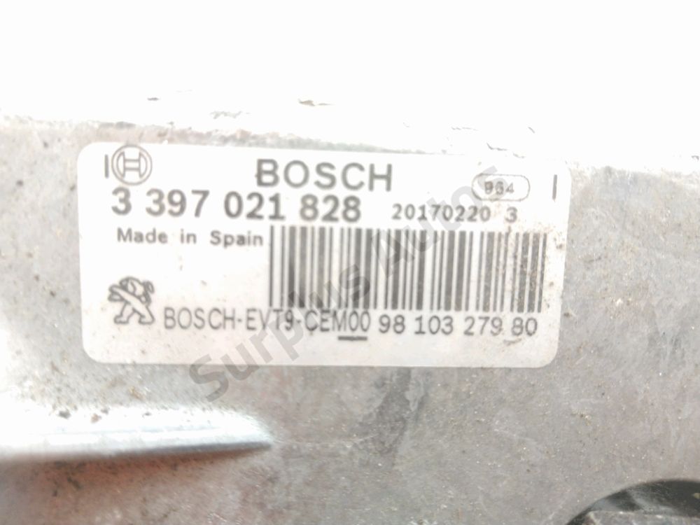 Mécanisme + moteur d'essuie glace avant