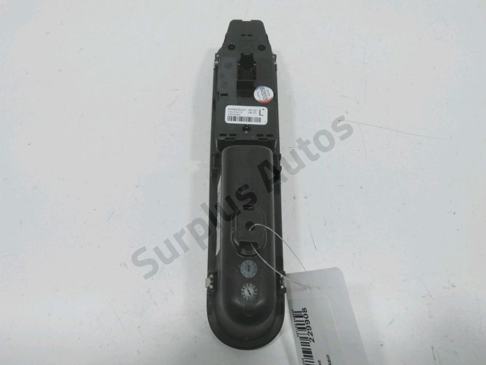 Commande lève-vitre avant gauche